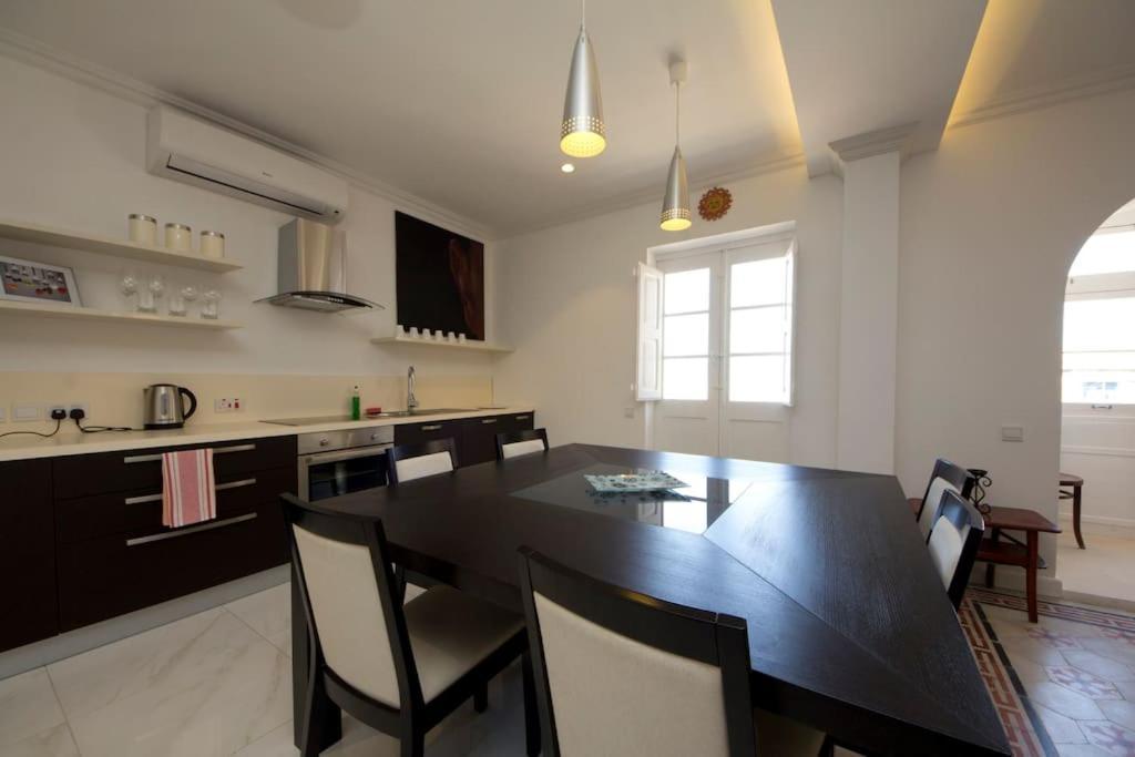 Ag3 - Large, Bright And Stylish Appartement Valletta Buitenkant foto